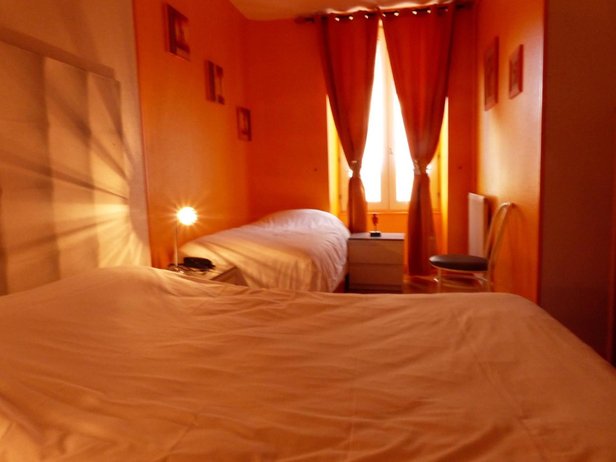 Logis Hotel Au Croissant Buzançais Oda fotoğraf
