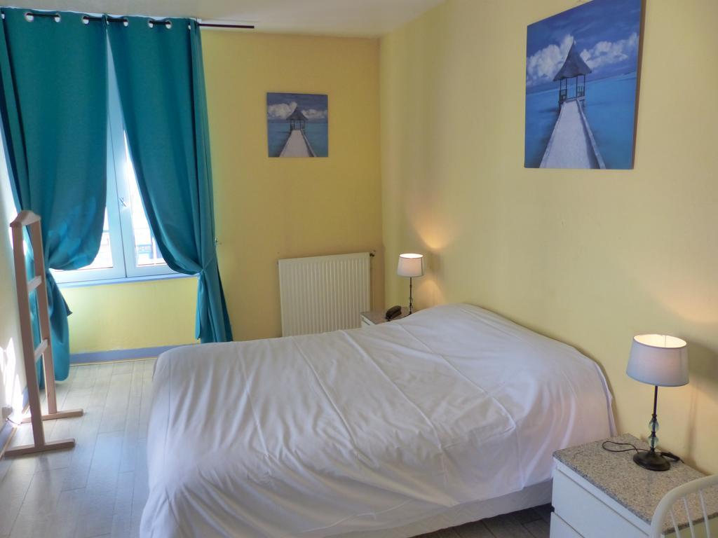 Logis Hotel Au Croissant Buzançais Dış mekan fotoğraf