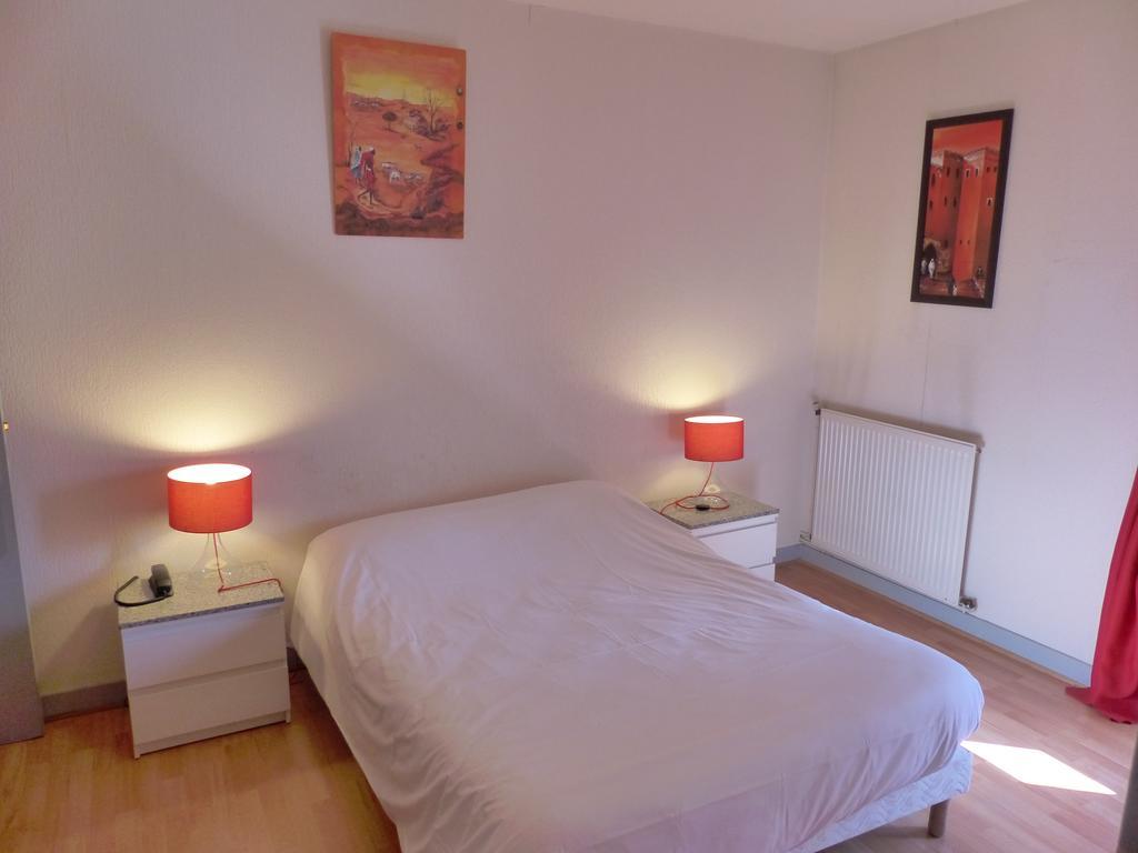 Logis Hotel Au Croissant Buzançais Dış mekan fotoğraf