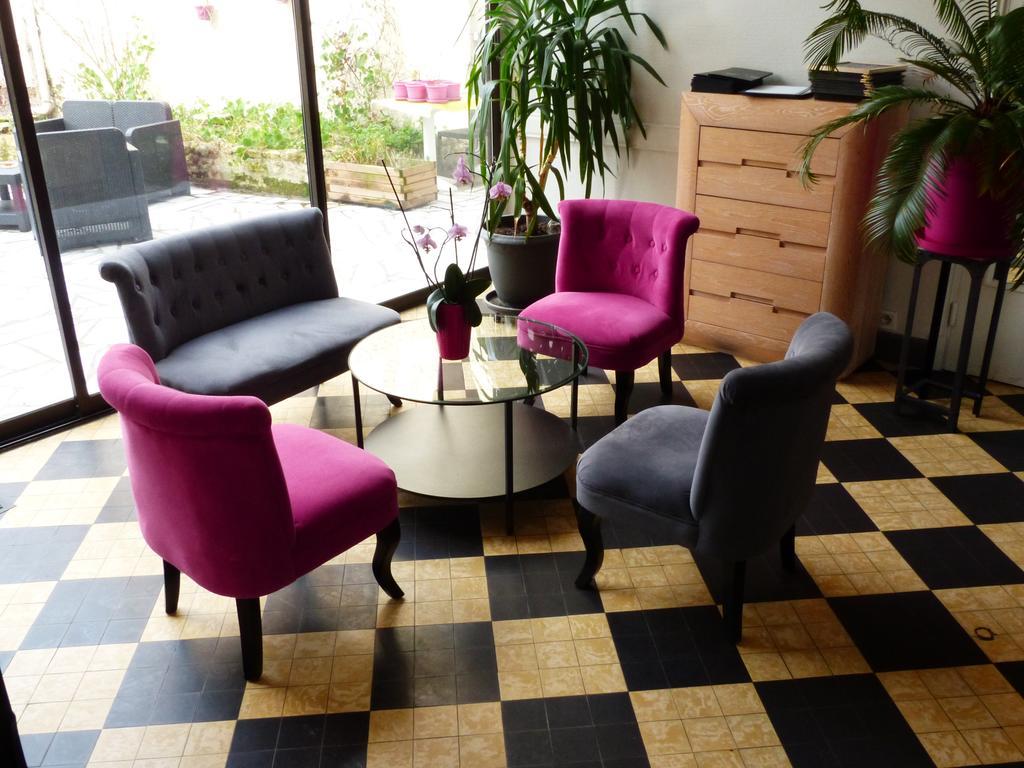 Logis Hotel Au Croissant Buzançais Dış mekan fotoğraf