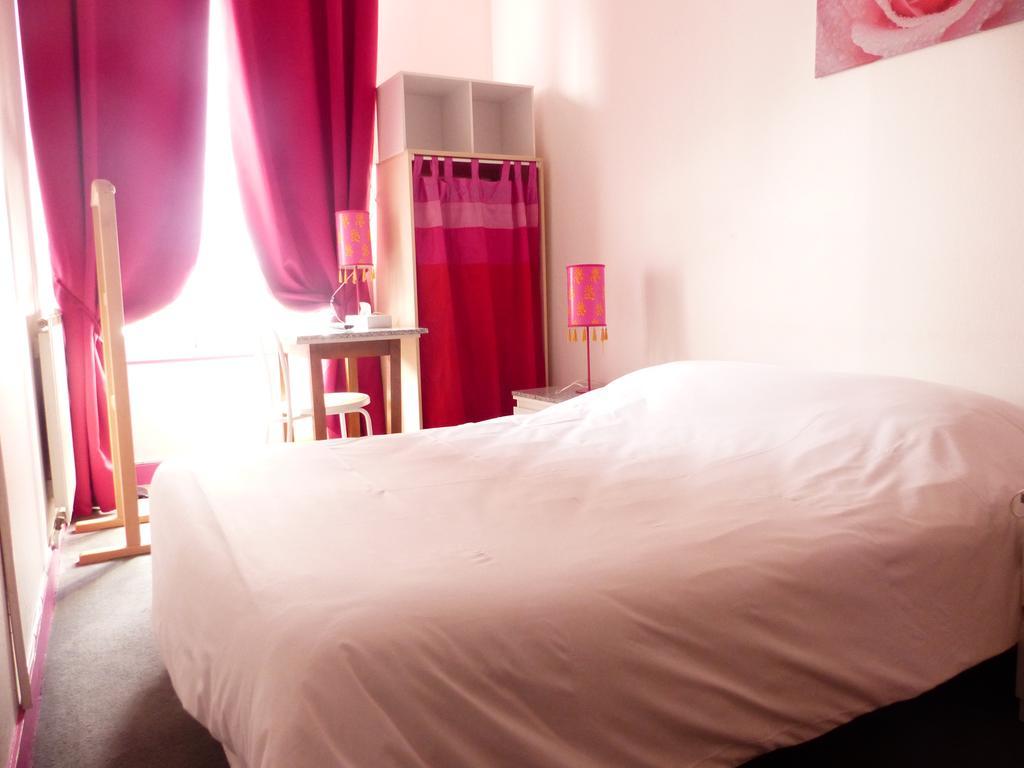Logis Hotel Au Croissant Buzançais Dış mekan fotoğraf