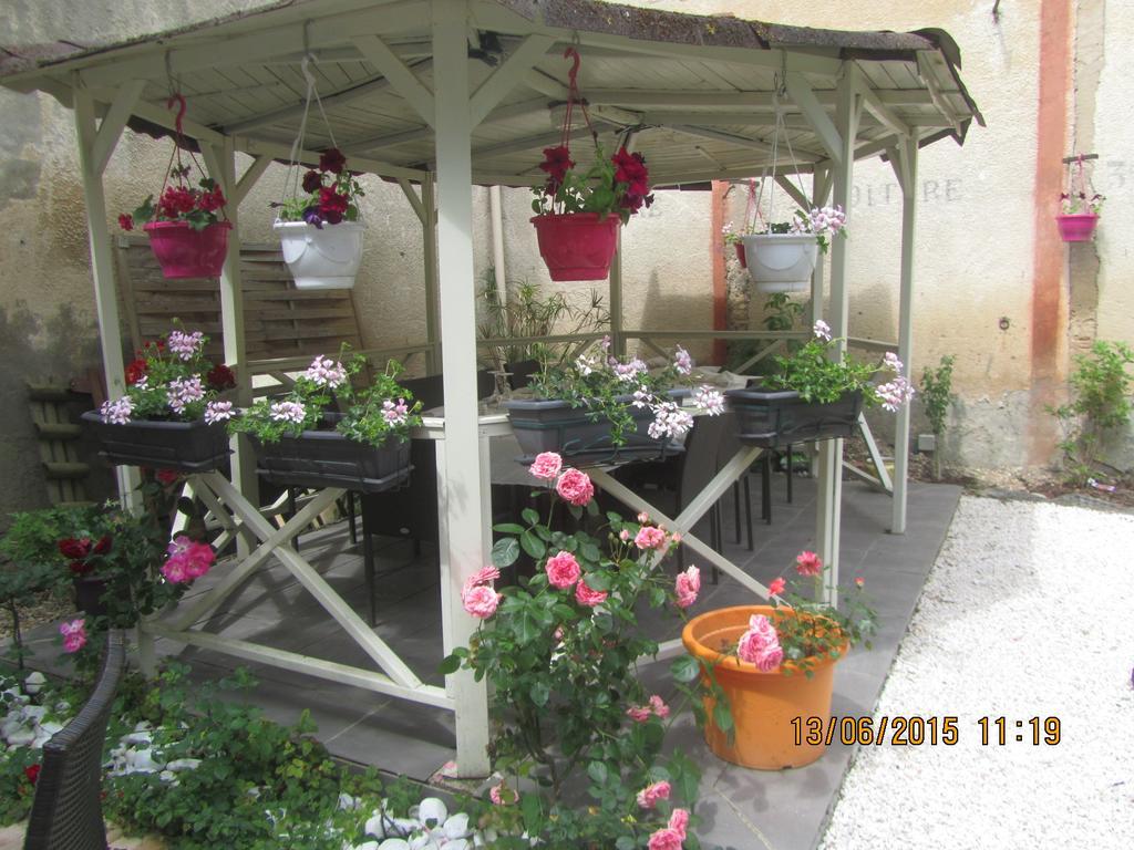 Logis Hotel Au Croissant Buzançais Dış mekan fotoğraf