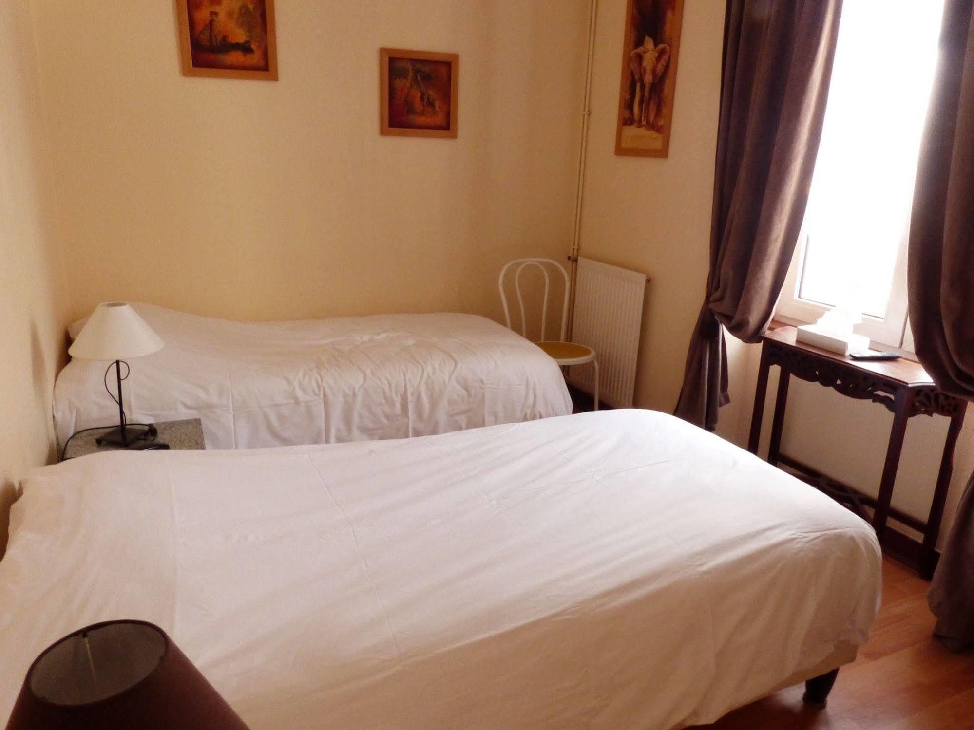 Logis Hotel Au Croissant Buzançais Dış mekan fotoğraf